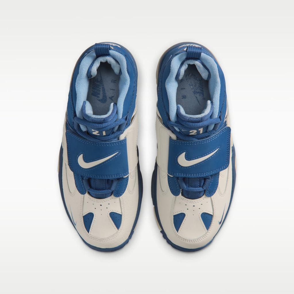 Nike Air Diamond Turf II Big Kids' Shoes - Sail/Blue Grey/Metallic Gold/Mystic Navy - Image 4