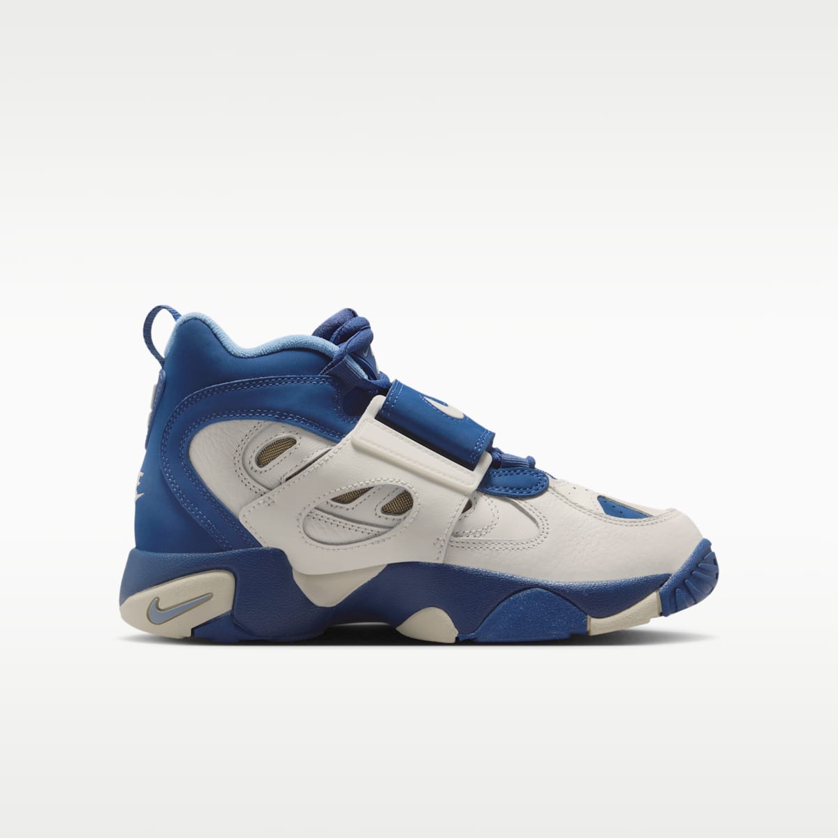 Nike Air Diamond Turf II Big Kids' Shoes - Sail/Blue Grey/Metallic Gold/Mystic Navy - Image 3
