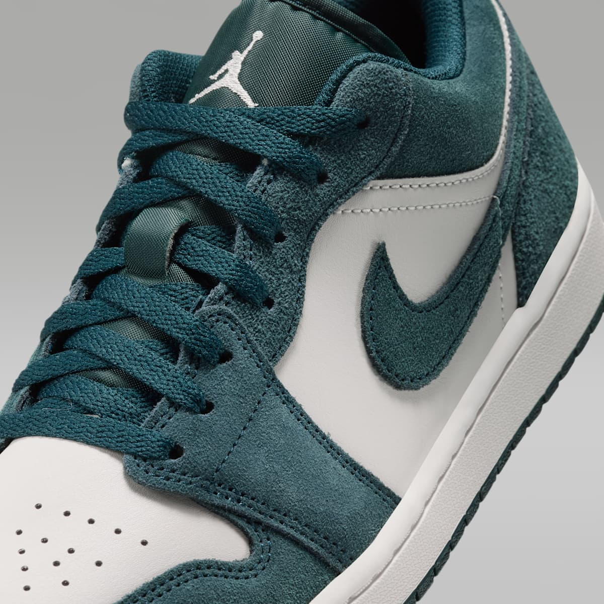 Air Jordan 1 Low Men's Shoes - Midnight Spruce/Pale Ivory/Light Orewood Brown - Image 7