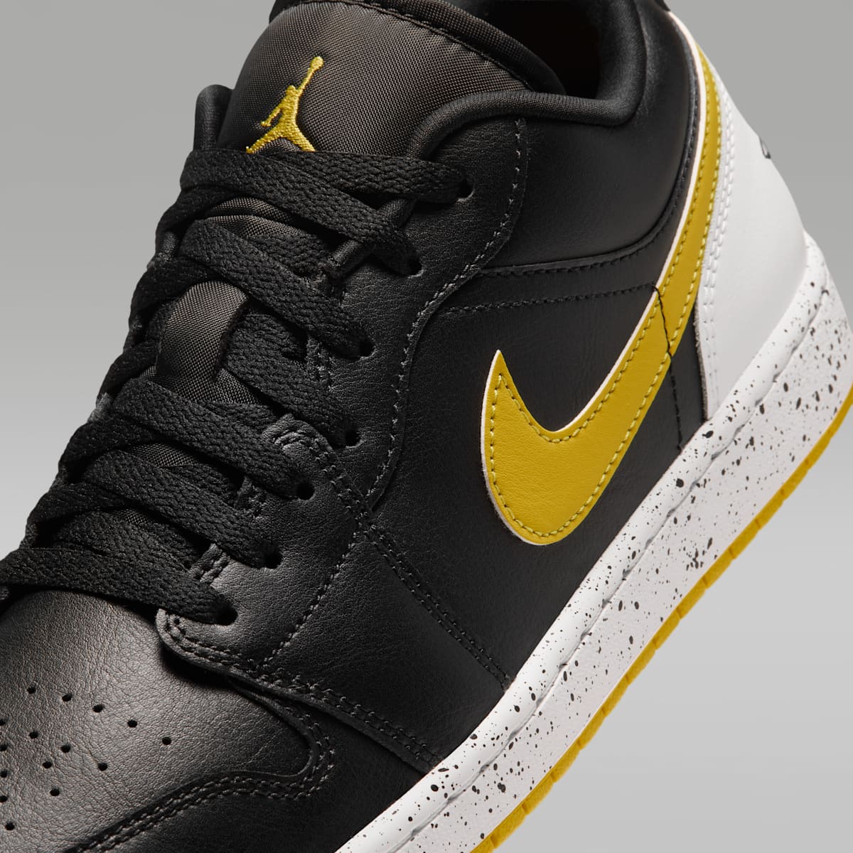 Air Jordan 1 Low SE Men's Shoes - Black/White/Tour Yellow - Image 7
