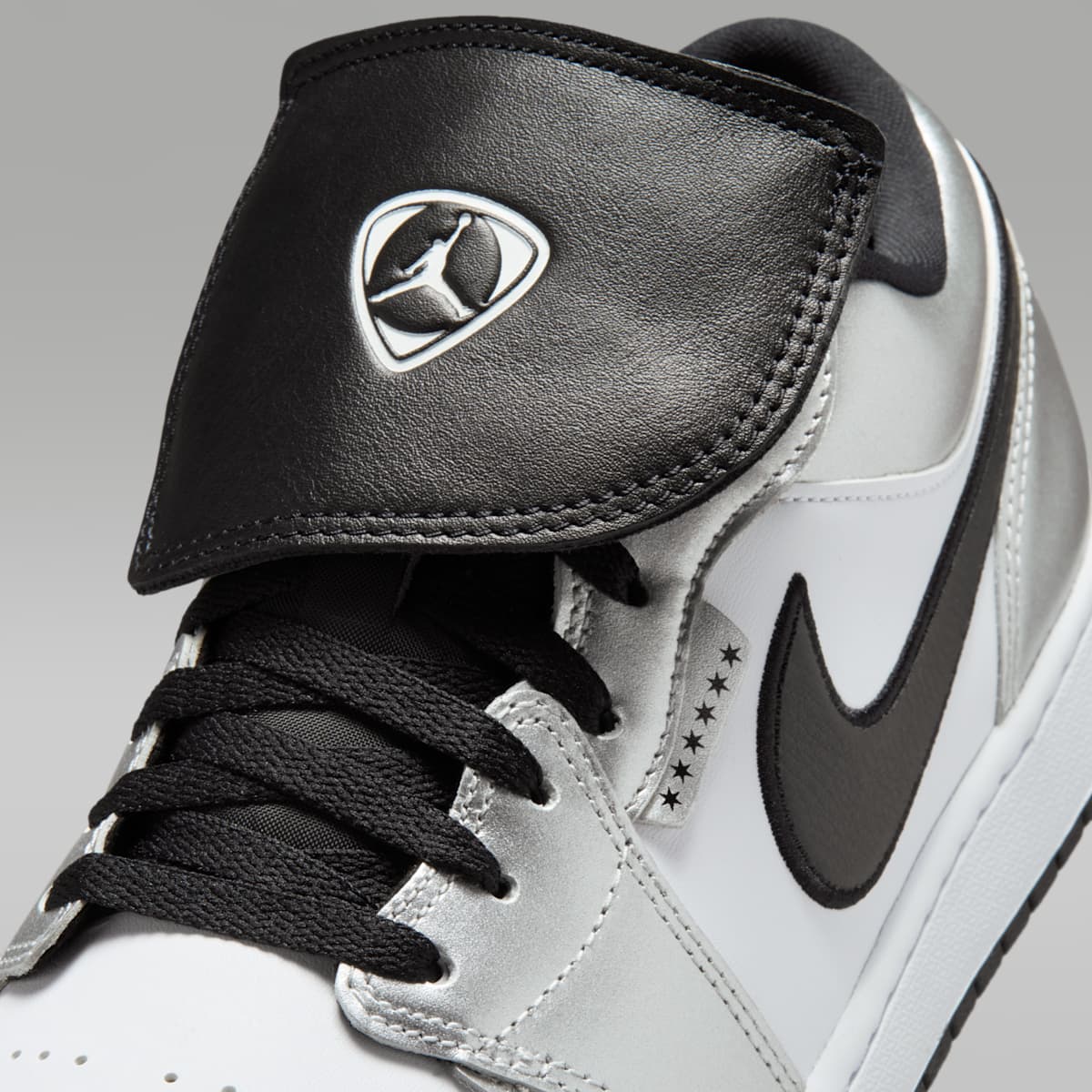 Air Jordan 1 Low SE Men's Shoes - White/White/Metallic Silver/Black - Image 7