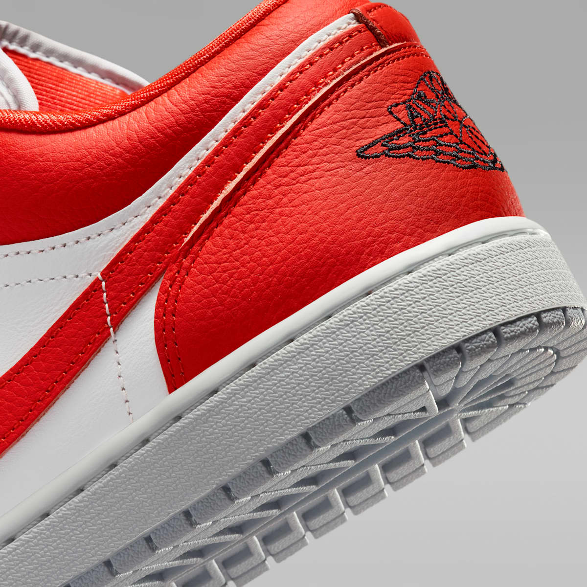 Air Jordan 1 Low SE Men's Shoes - Chile Red/Summit White/Pure Platinum/Black - Image 8