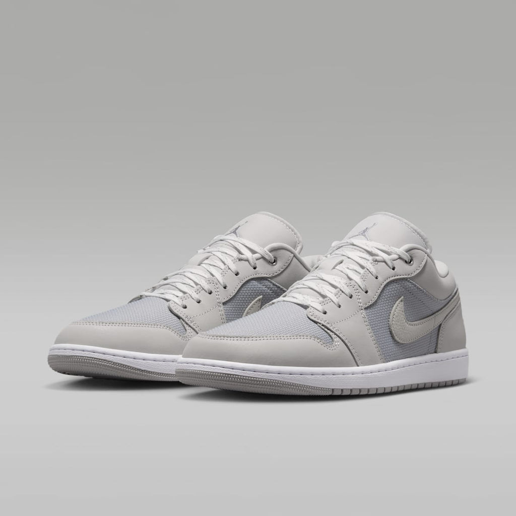 Air Jordan 1 Low SE Men's Shoes - Off White/Soft Pearl/Light Smoke Grey - Image 5