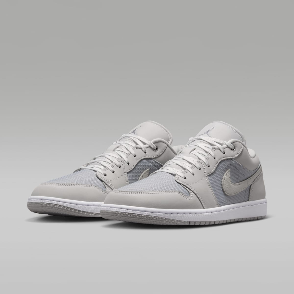 Air Jordan 1 Low SE Men's Shoes - Off White/Soft Pearl/Light Smoke Grey - Image 5