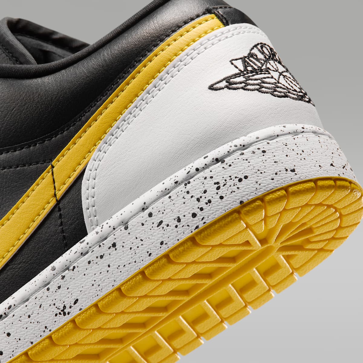 Air Jordan 1 Low SE Men's Shoes - Black/White/Tour Yellow - Image 8