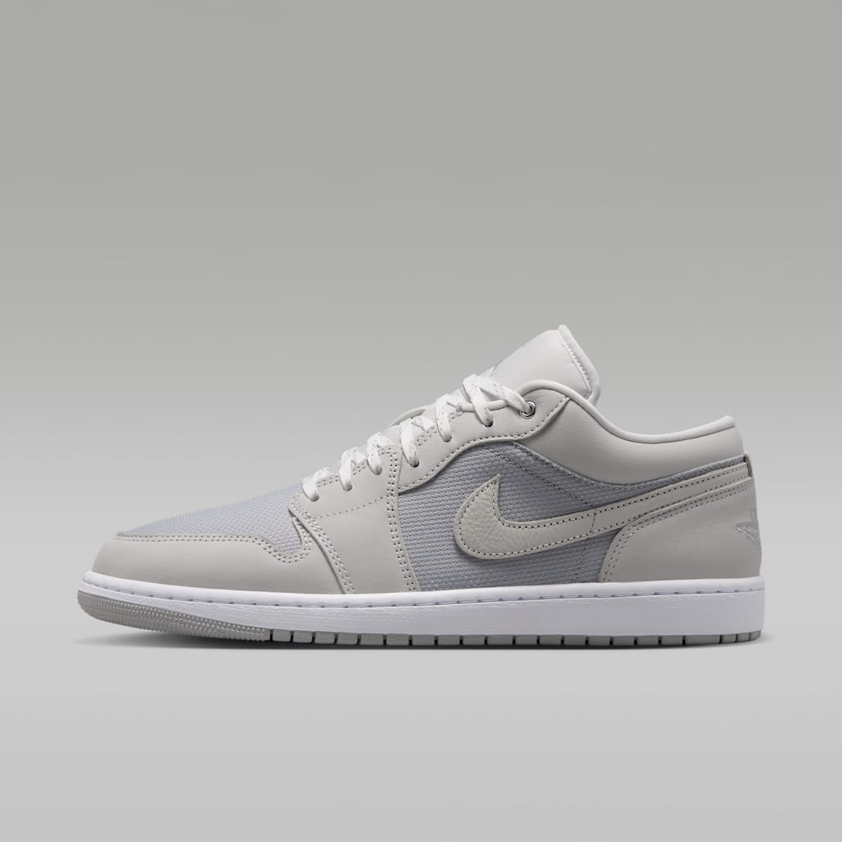 Air Jordan 1 Low SE Men's Shoes - Off White/Soft Pearl/Light Smoke Grey - Image 1