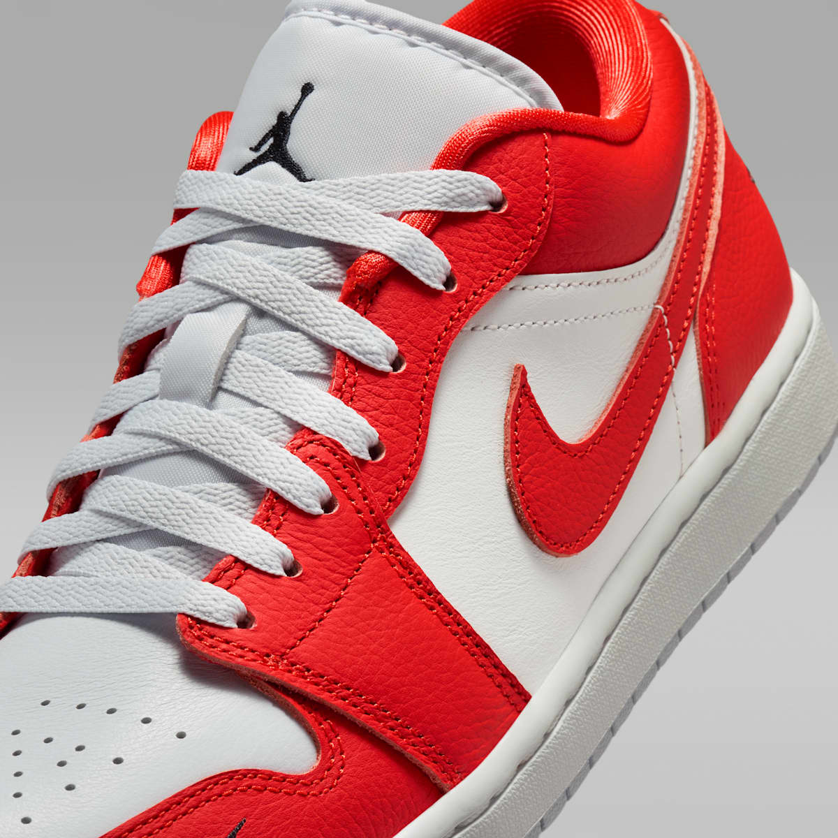 Air Jordan 1 Low SE Men's Shoes - Chile Red/Summit White/Pure Platinum/Black - Image 7