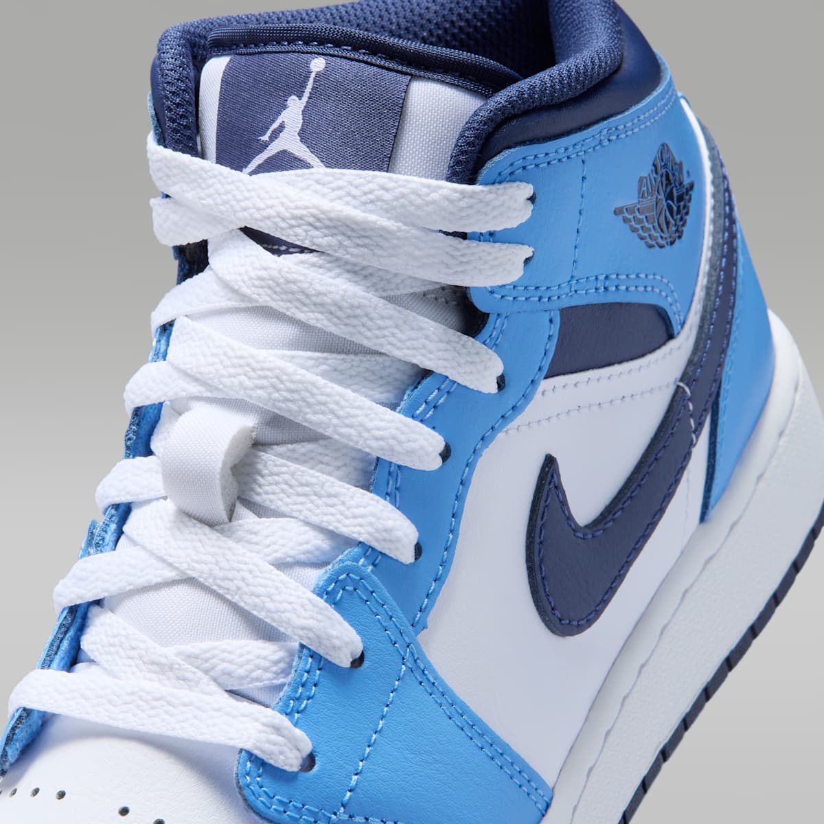 Air Jordan 1 Mid Big Kids' Shoes - University Blue/White/Sail/Midnight Navy - Image 7