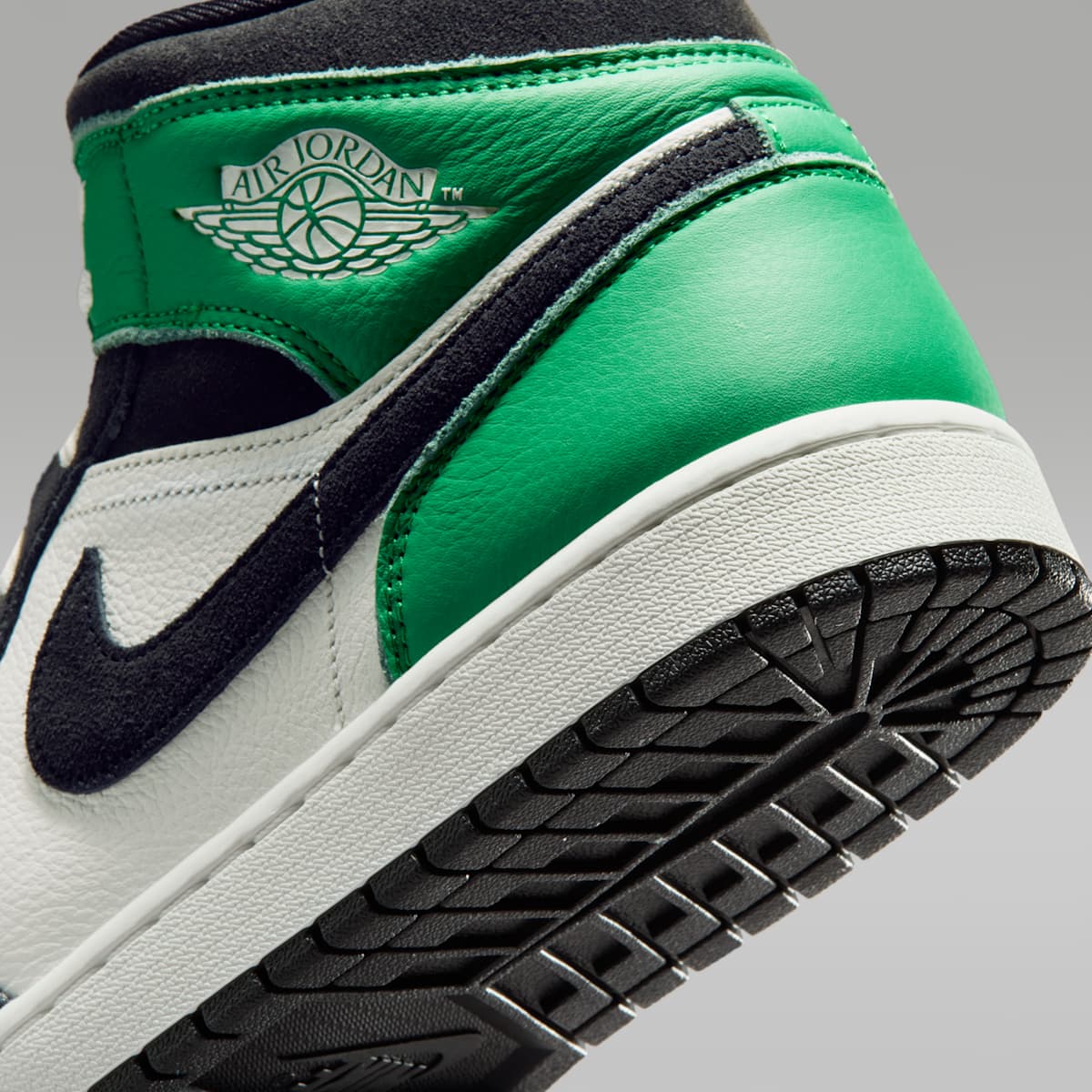 Air Jordan 1 Mid SE Men's Shoes - Summit White/Lucky Green/University Gold/Black - Image 8