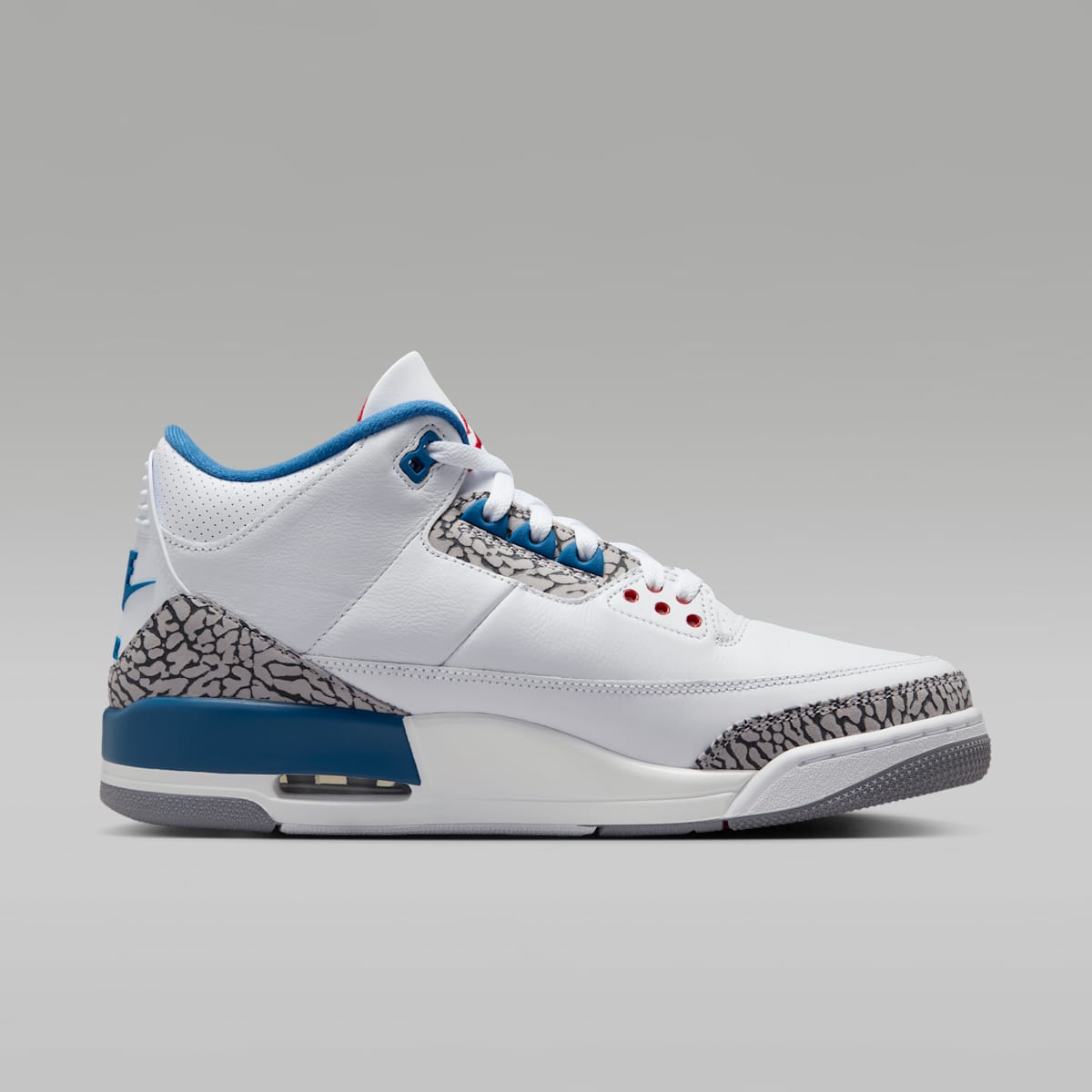 Air Jordan 3 Retro "True Blue" Men's Shoes - White/True Blue/Fire Red - Image 3