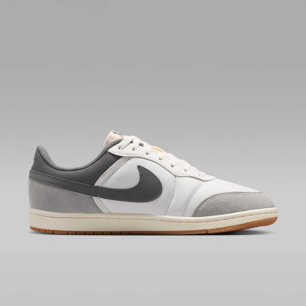 Air Jordan Skyline Low LE Men's Shoes - Summit White/Light Smoke Grey/Sail/Smoke Grey - Image 3