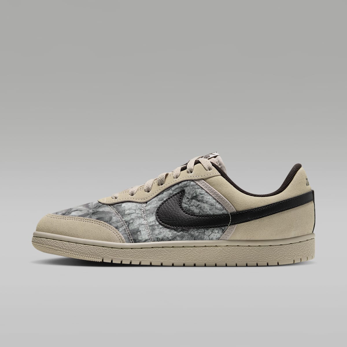 Air Jordan Skyline Low Realtree Men's Shoes - Cream II/Velvet Brown - Image 1