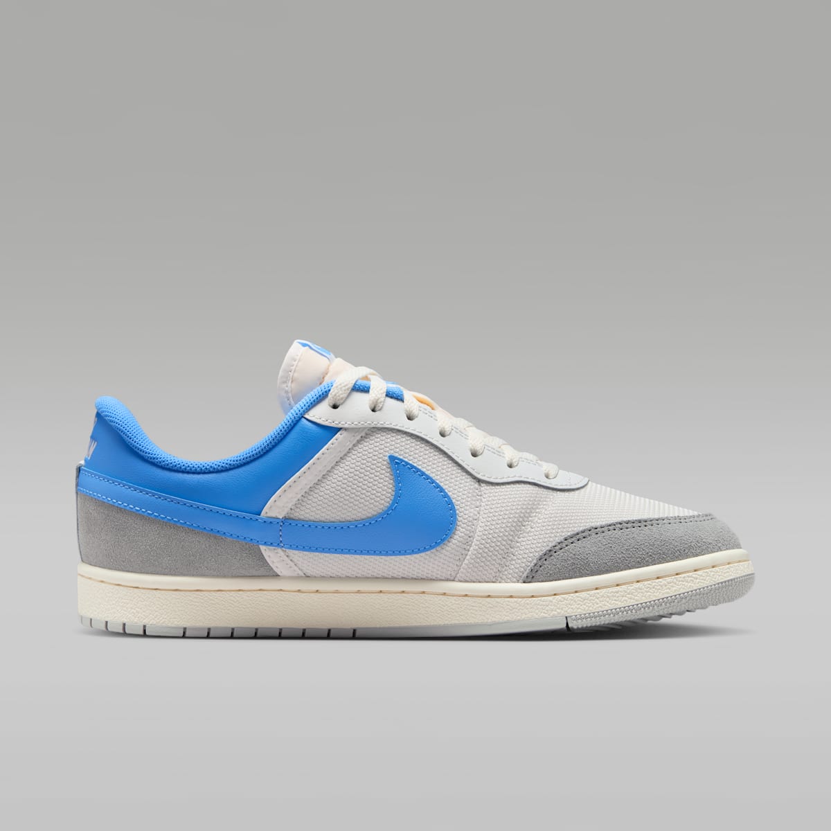 Air Jordan Skyline Low Men's Shoes - Summit White/Light Smoke Grey/Sail/University Blue - Image 3