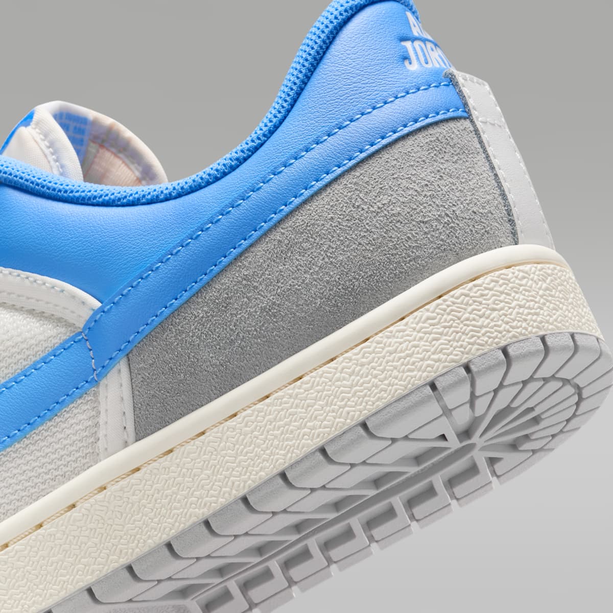 Air Jordan Skyline Low Men's Shoes - Summit White/Light Smoke Grey/Sail/University Blue - Image 8