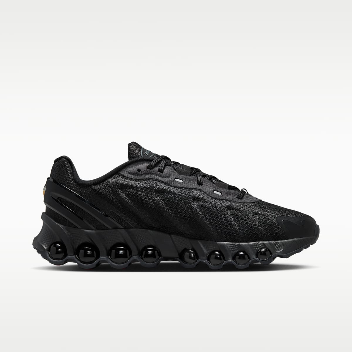 Nike Air Max Dn8 Men's Shoes - Black/Black - Image 3