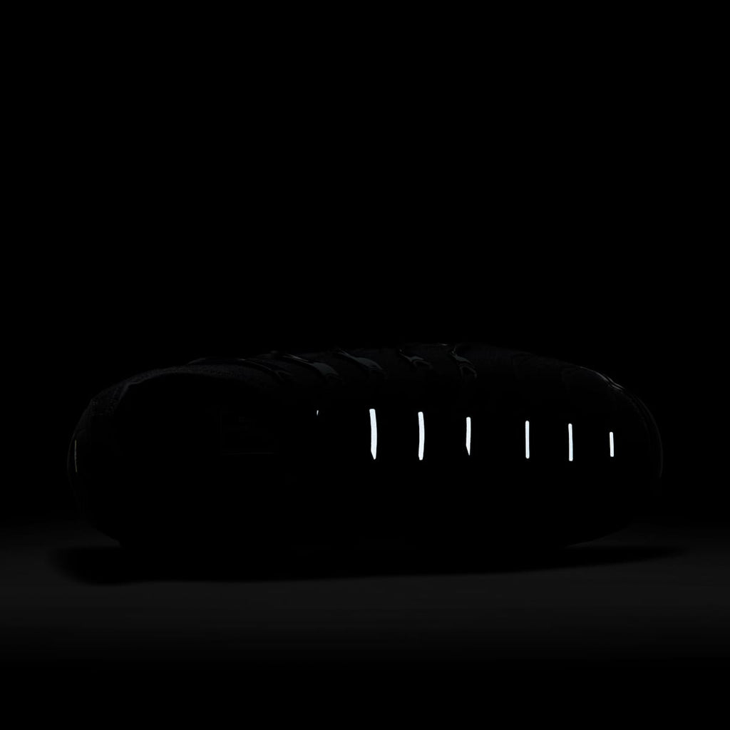 Nike Air VaporMax Plus Men's Shoes - Black/Black/Dark Grey - Image 9