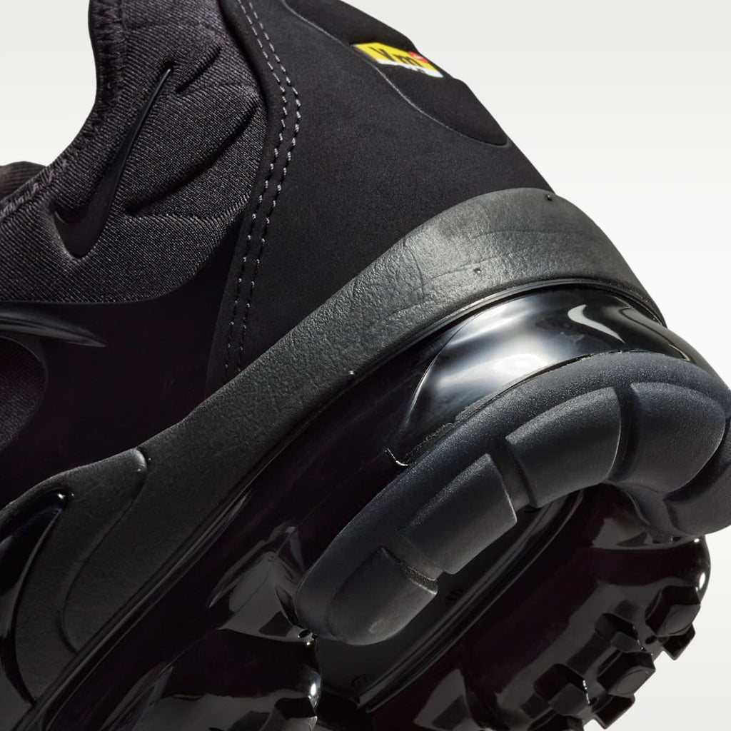Nike Air VaporMax Plus Men's Shoes - Black/Black/Dark Grey - Image 8