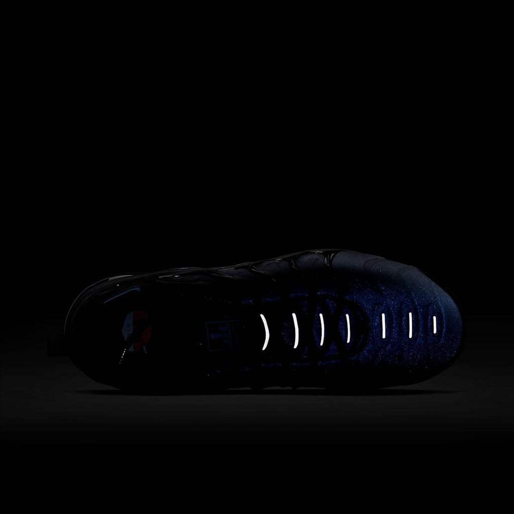 Nike Air VaporMax Plus Men's Shoes - Black/Aluminum - Image 7