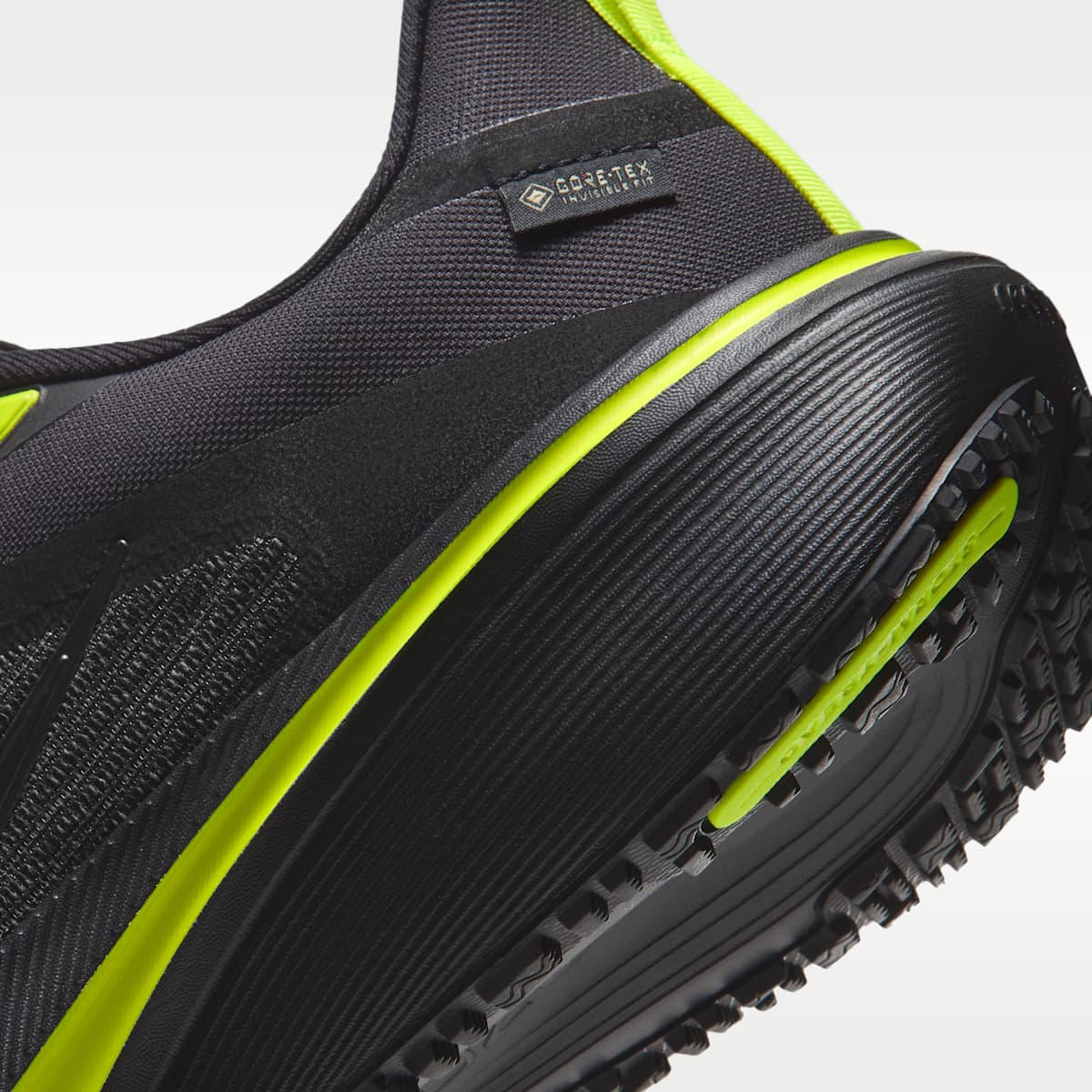Nike Pegasus 42 GORE-TEX Men's Waterproof Road Running Shoes - Black/Lemon Venom/Metallic Dark Grey - Image 8