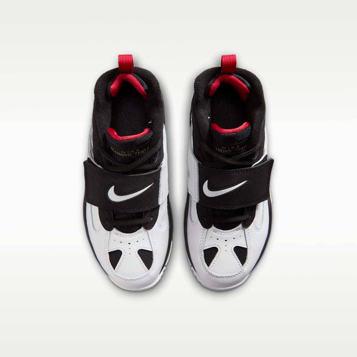 Nike Diamond Turf II Little Kids' Shoes - Black/Fire Red/Metallic Gold/White - Image 4