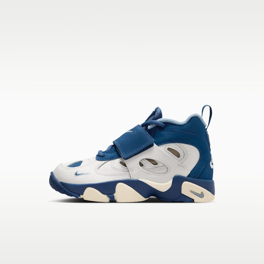 Nike Diamond Turf II Little Kids' Shoes - Sail/Blue Grey/Metallic Gold/Mystic Navy - Image 1