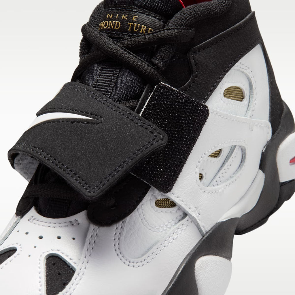 Nike Diamond Turf II Little Kids' Shoes - Black/Fire Red/Metallic Gold/White - Image 7