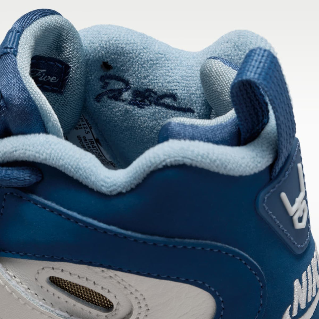 Nike Diamond Turf II Little Kids' Shoes - Sail/Blue Grey/Metallic Gold/Mystic Navy - Image 10