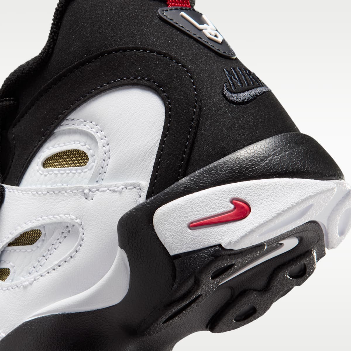 Nike Diamond Turf II Little Kids' Shoes - Black/Fire Red/Metallic Gold/White - Image 8