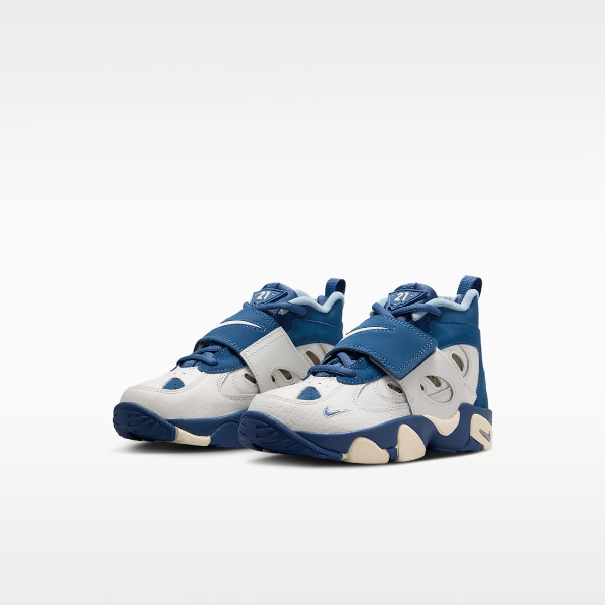 Nike Diamond Turf II Little Kids' Shoes - Sail/Blue Grey/Metallic Gold/Mystic Navy - Image 5
