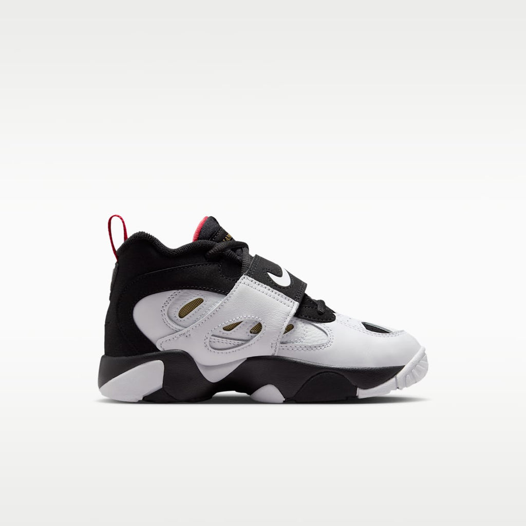 Nike Diamond Turf II Little Kids' Shoes - Black/Fire Red/Metallic Gold/White - Image 3