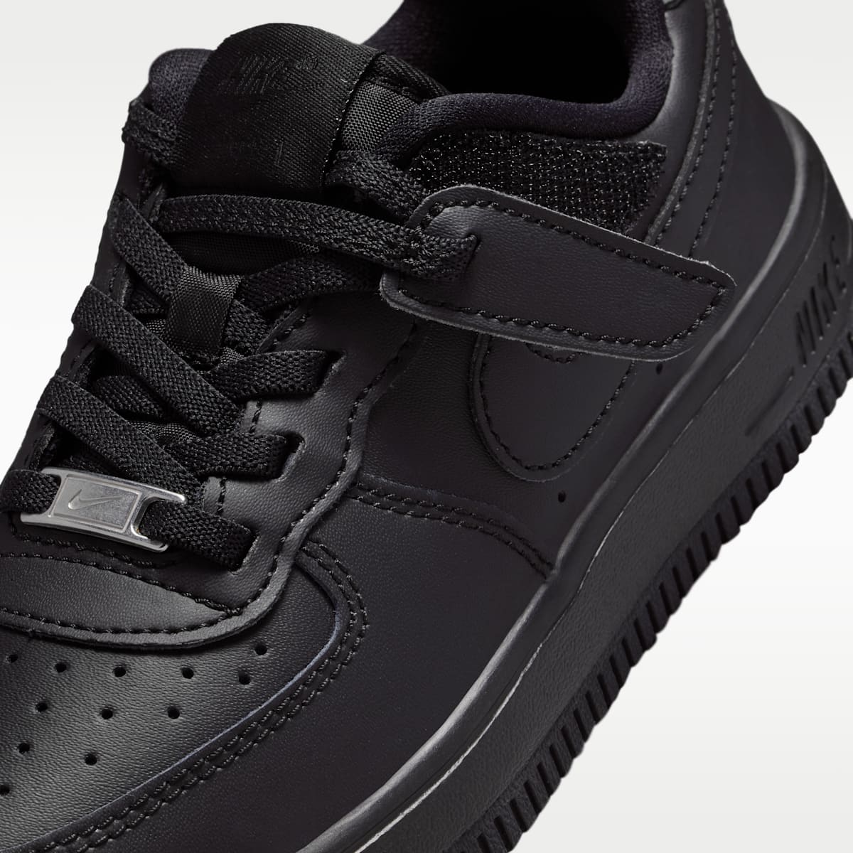 Nike Force 1 Low EasyOn Little Kids' Shoes - Black/Black/Black/Black