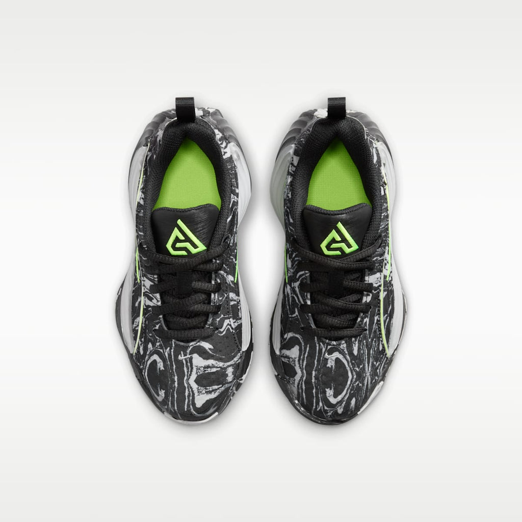 Giannis Immortality 5 Little Kids' Basketball Shoes - Black/Light Smoke Grey/Volt - Image 4