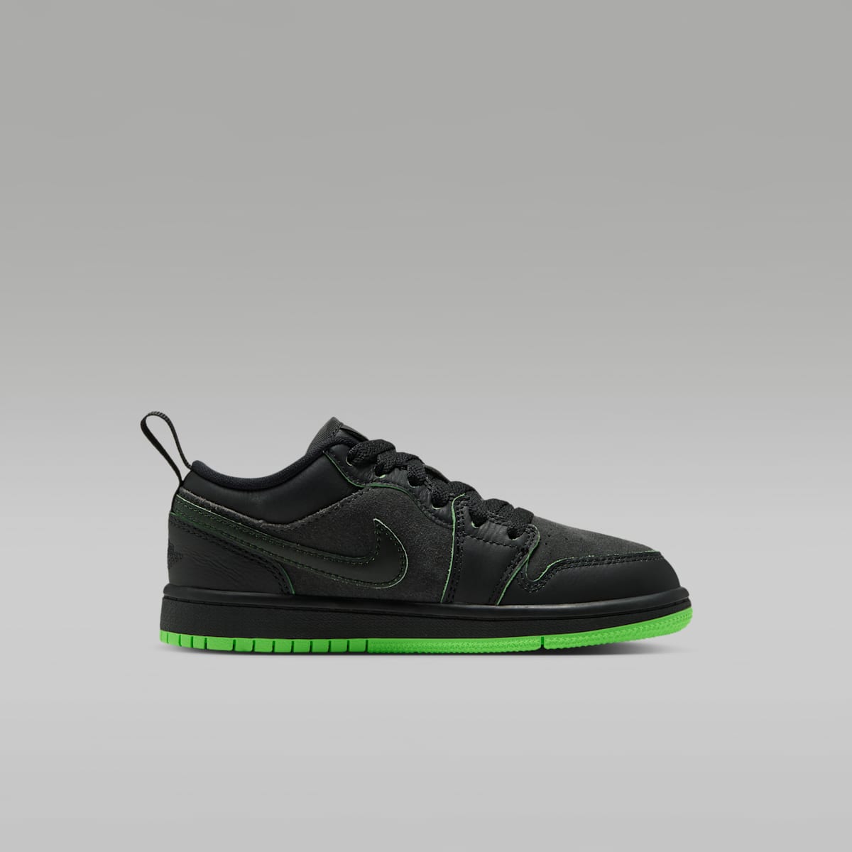 Jordan 1 Low SE Little Kids' Shoes - Black/Scream Green/Dark Smoke Grey/Black - Image 3