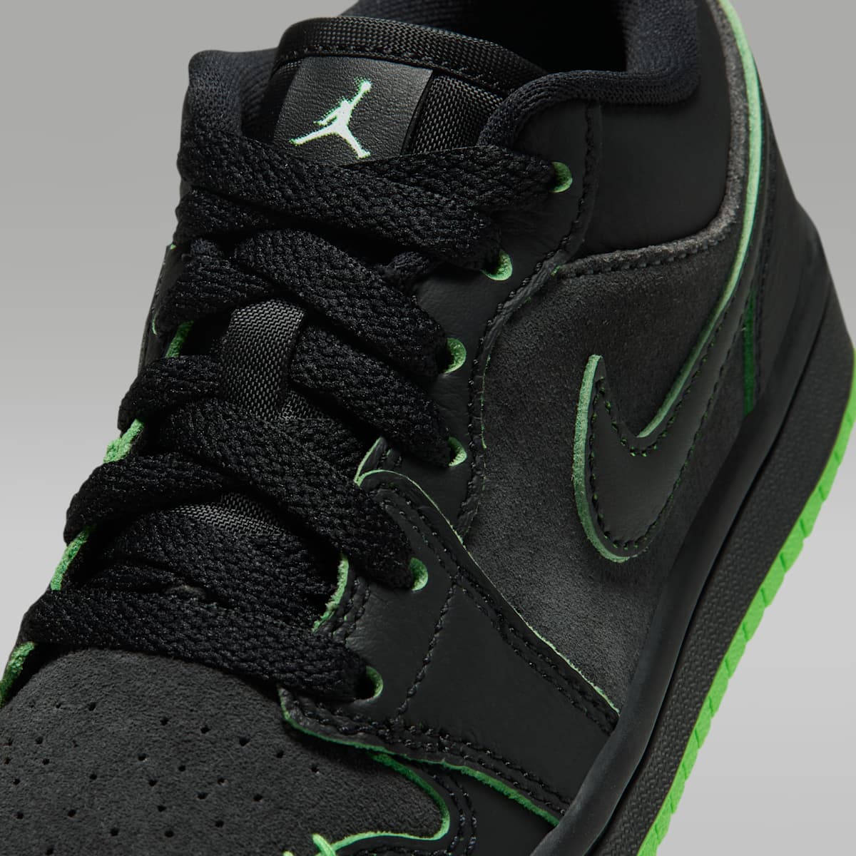 Jordan 1 Low SE Little Kids' Shoes - Black/Scream Green/Dark Smoke Grey/Black - Image 7