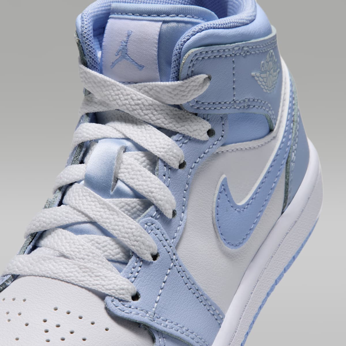 Jordan 1 Mid Little Kids' Shoes - Hydrogen Blue/Aluminum/White - Image 7