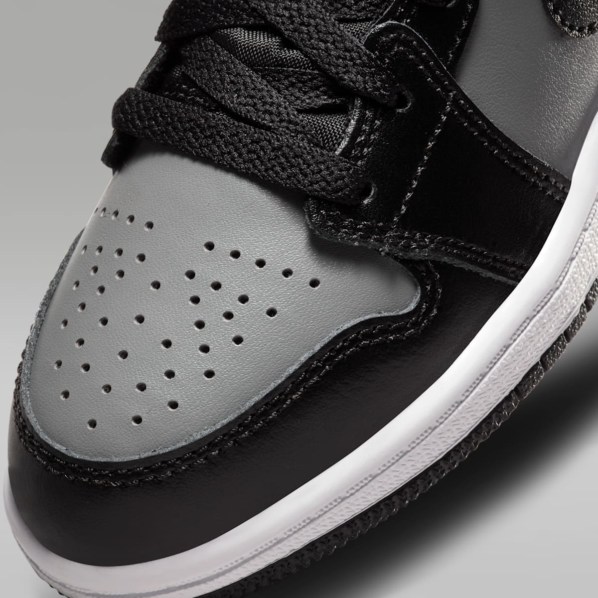 Jordan 1 Mid Little Kids' Shoes - Black/Particle Grey/White/Gym Red