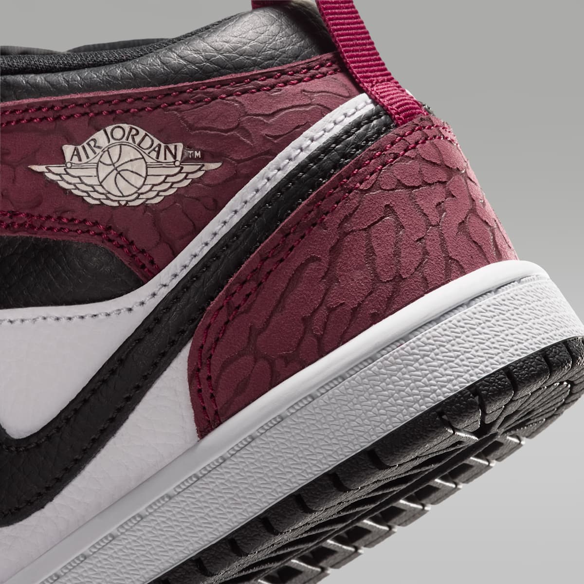 Jordan 1 Mid SE Little Kids' Shoes - Team Red/Black/Dark Team Red/White