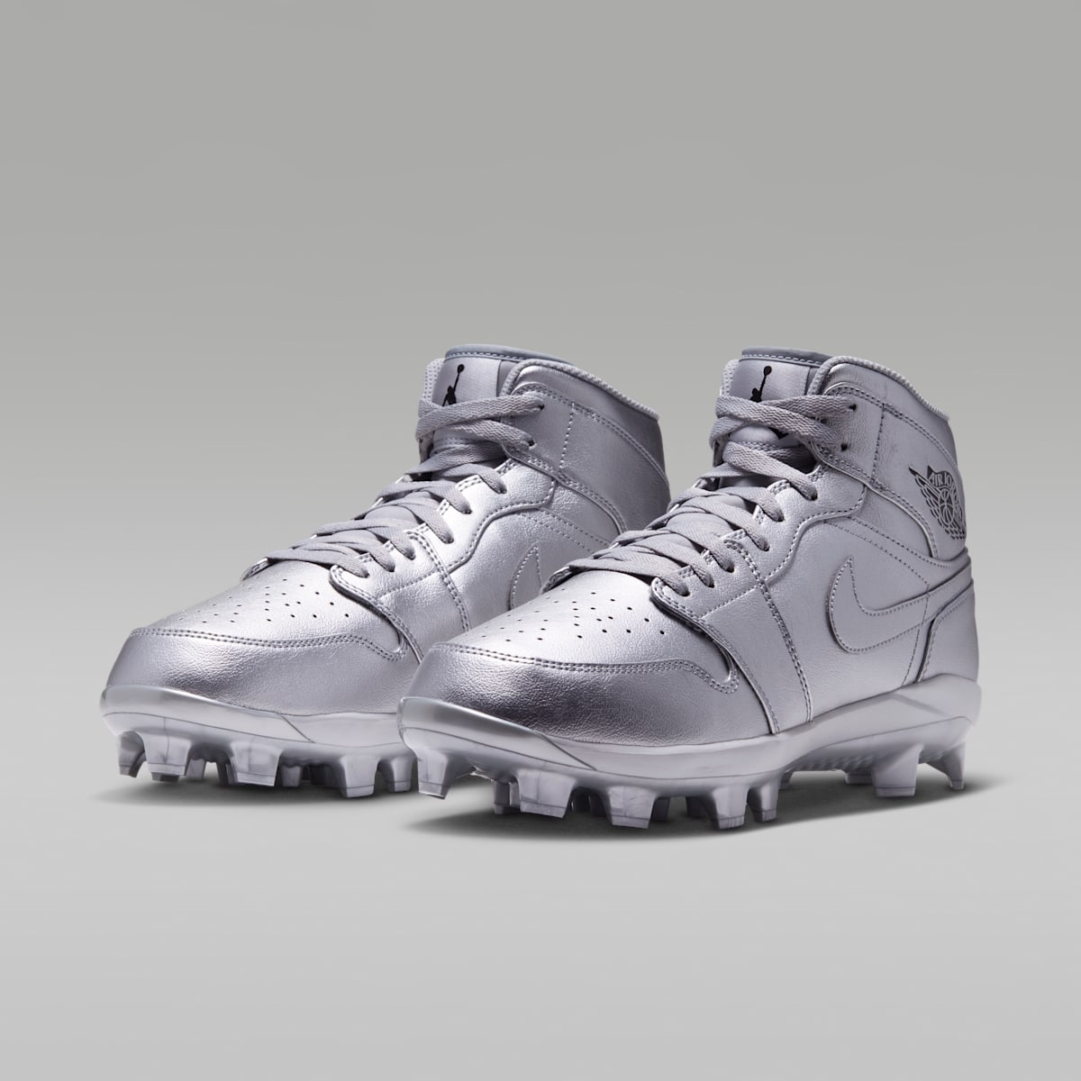 Jordan 1 Retro MCS Men's Baseball Cleats - Metallic Silver/Black - Image 5
