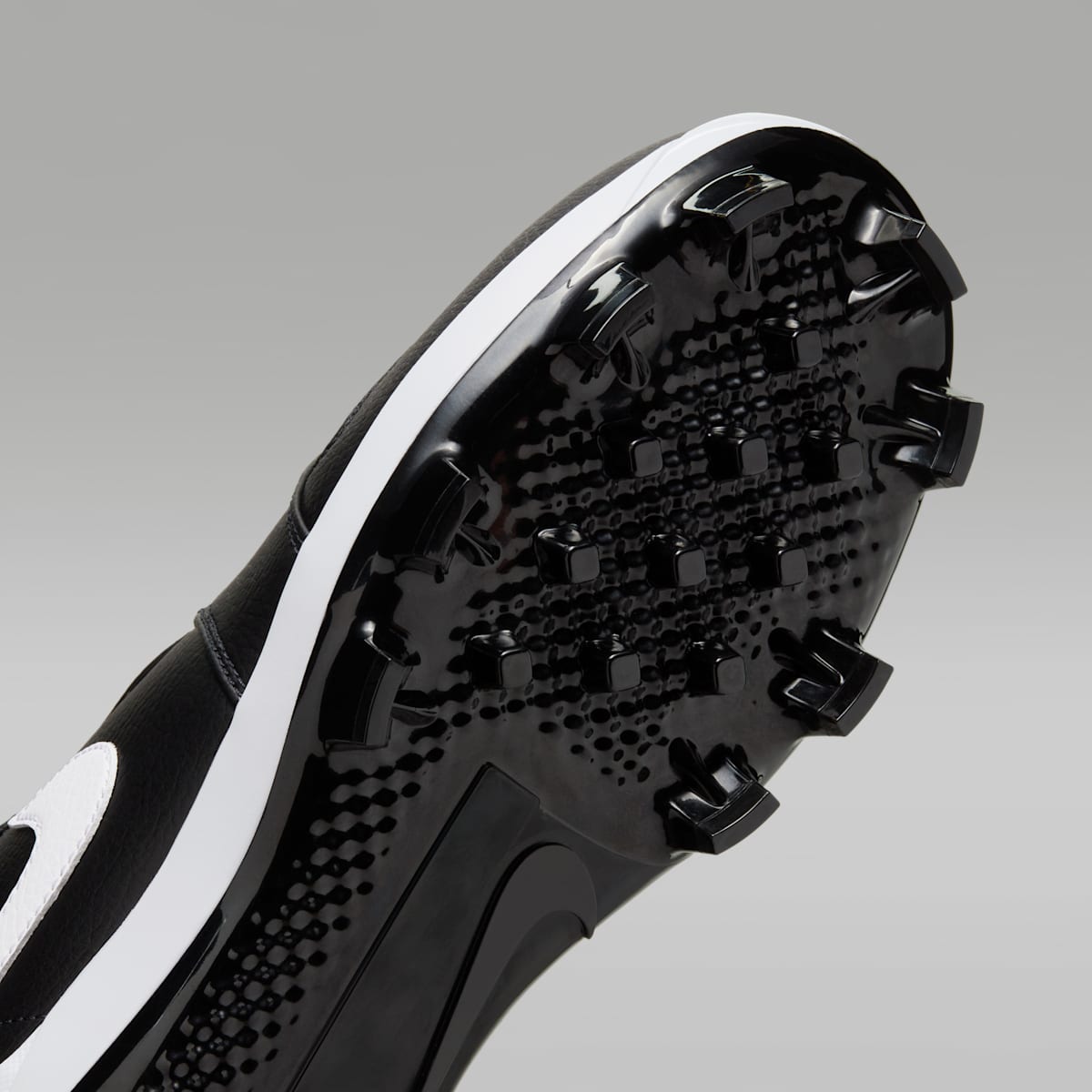 Jordan 1 Retro MCS Men's Baseball Cleats - Black/White - Image 7
