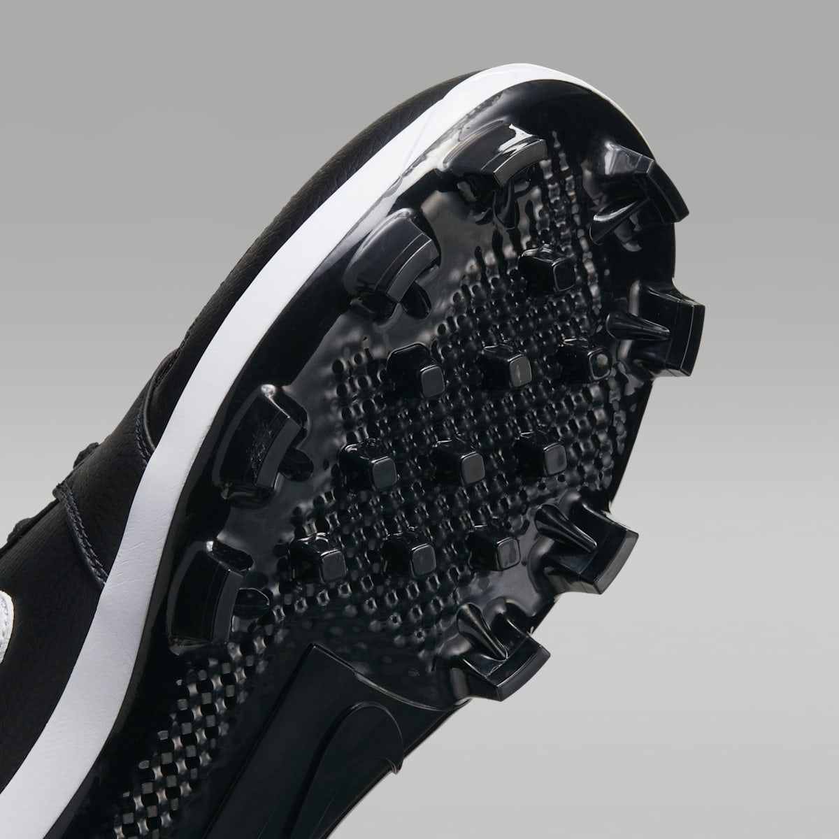 Jordan 1 Retro MCS Low Men's Baseball Cleats - Black/White - Image 7