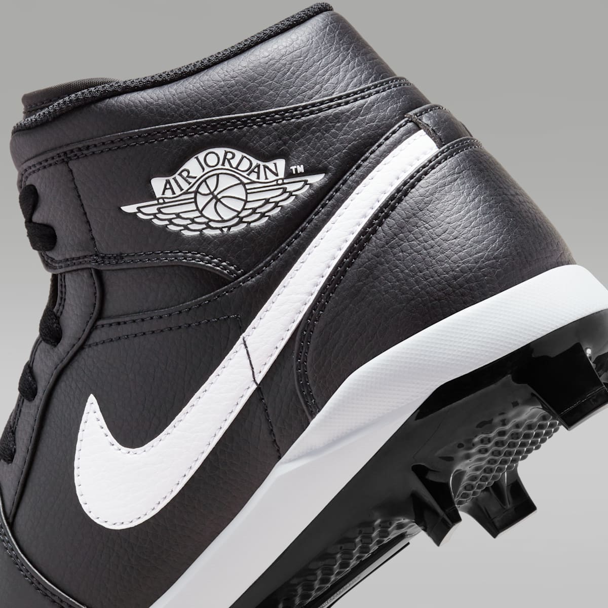 Jordan 1 Retro MCS Men's Baseball Cleats - Black/White - Image 9