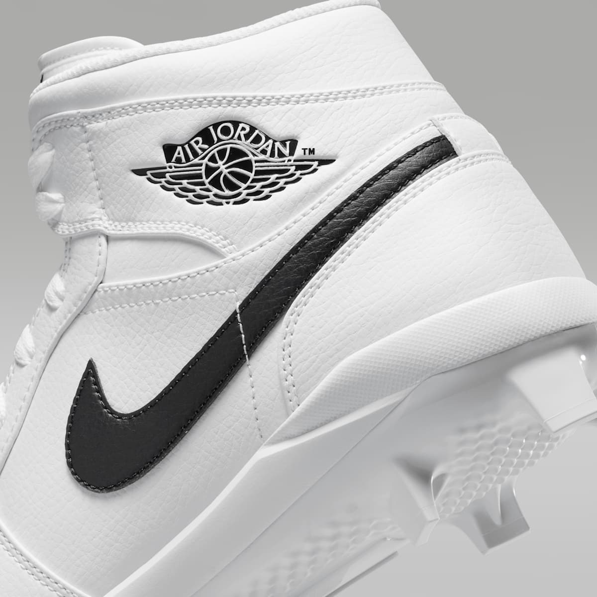Jordan 1 Retro MCS Men's Baseball Cleats - White/Black - Image 9