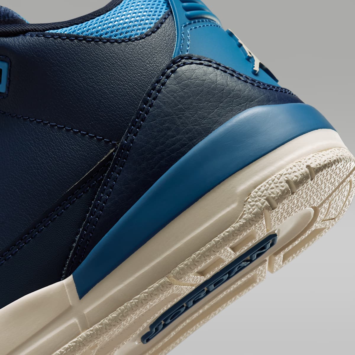 Jordan 3 Retro "Sport Renaissance" Little Kids' Shoes - Obsidian/Track Red/Chalk/Chalk - Image 8