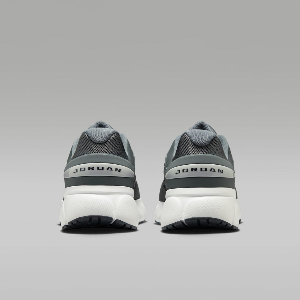Jordan Trunner Flow Men's Shoes - Smoke Grey/Dark Smoke Grey/Iron Grey/Photon Dust - Image 6