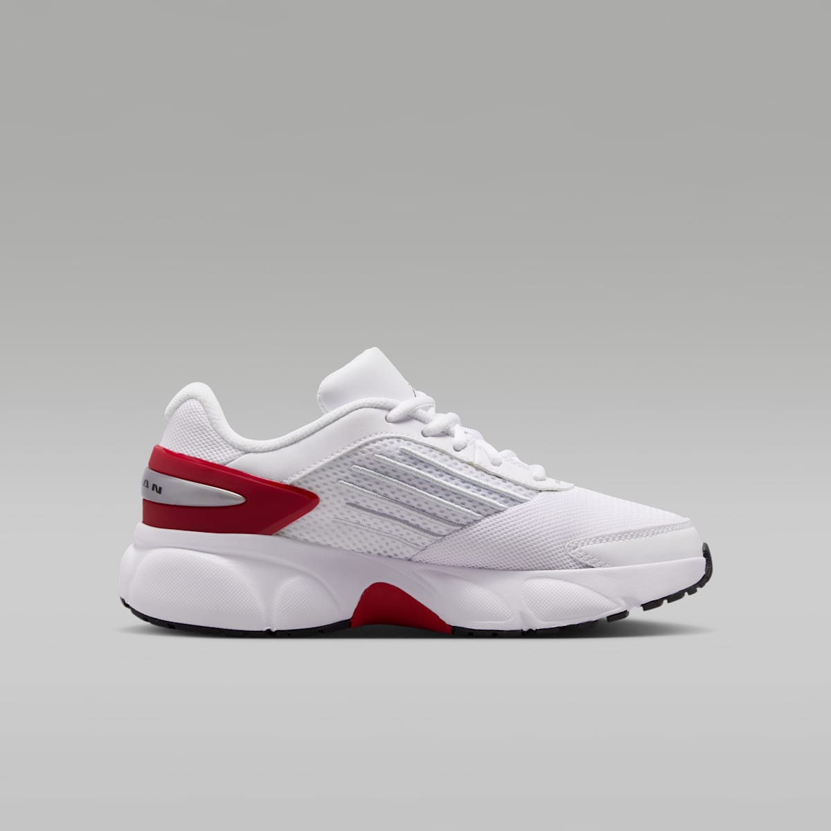 Jordan Trunner Flow Big Kids' Shoes - White/Gym Red/Metallic Silver/Black