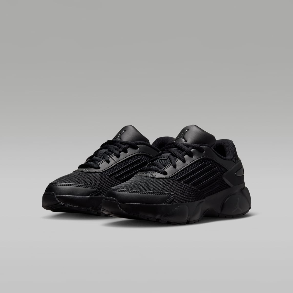 Jordan Trunner Flow Big Kids' Shoes - Black/Dark Smoke Grey