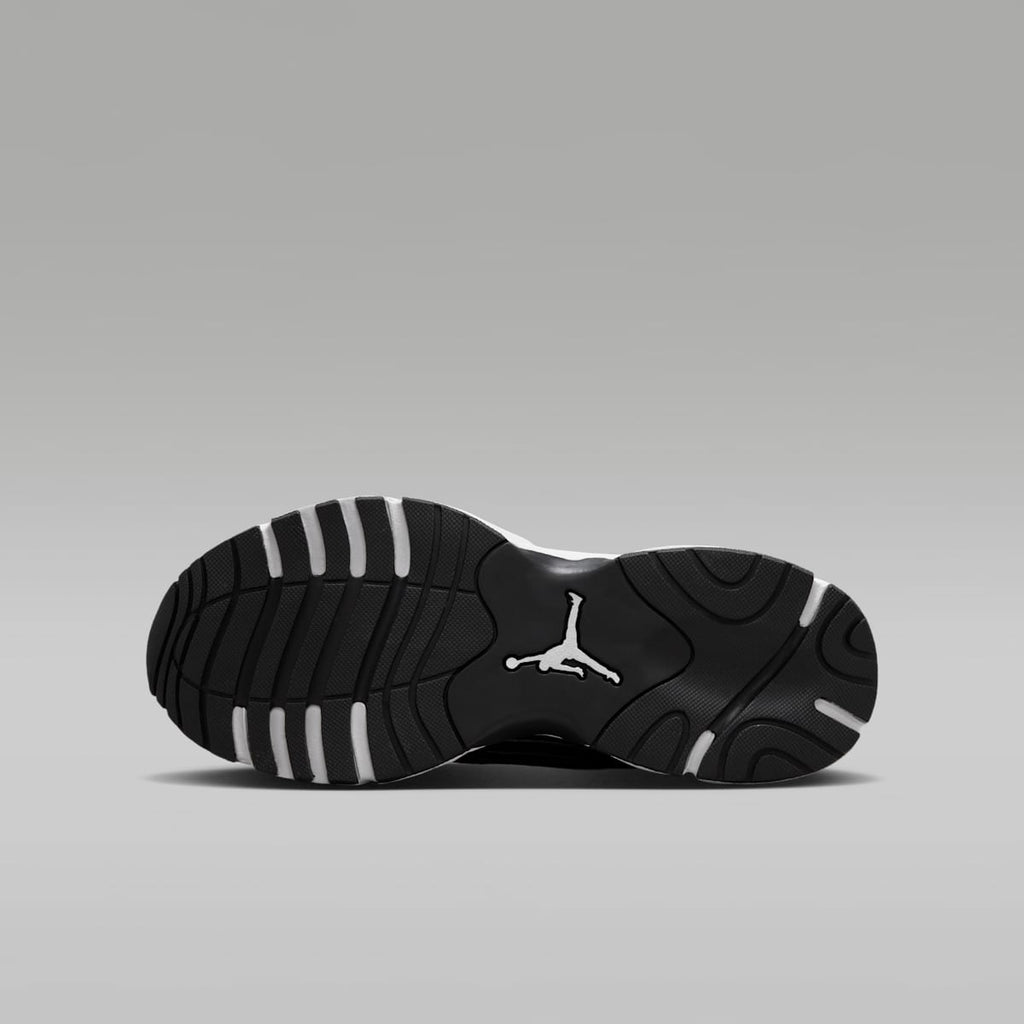 Jordan Trunner Flow Big Kids' Shoes - Black/Anthracite/White - Image 2