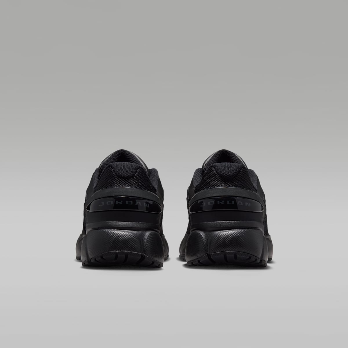 Jordan Trunner Flow Big Kids' Shoes - Black/Dark Smoke Grey - Image 6