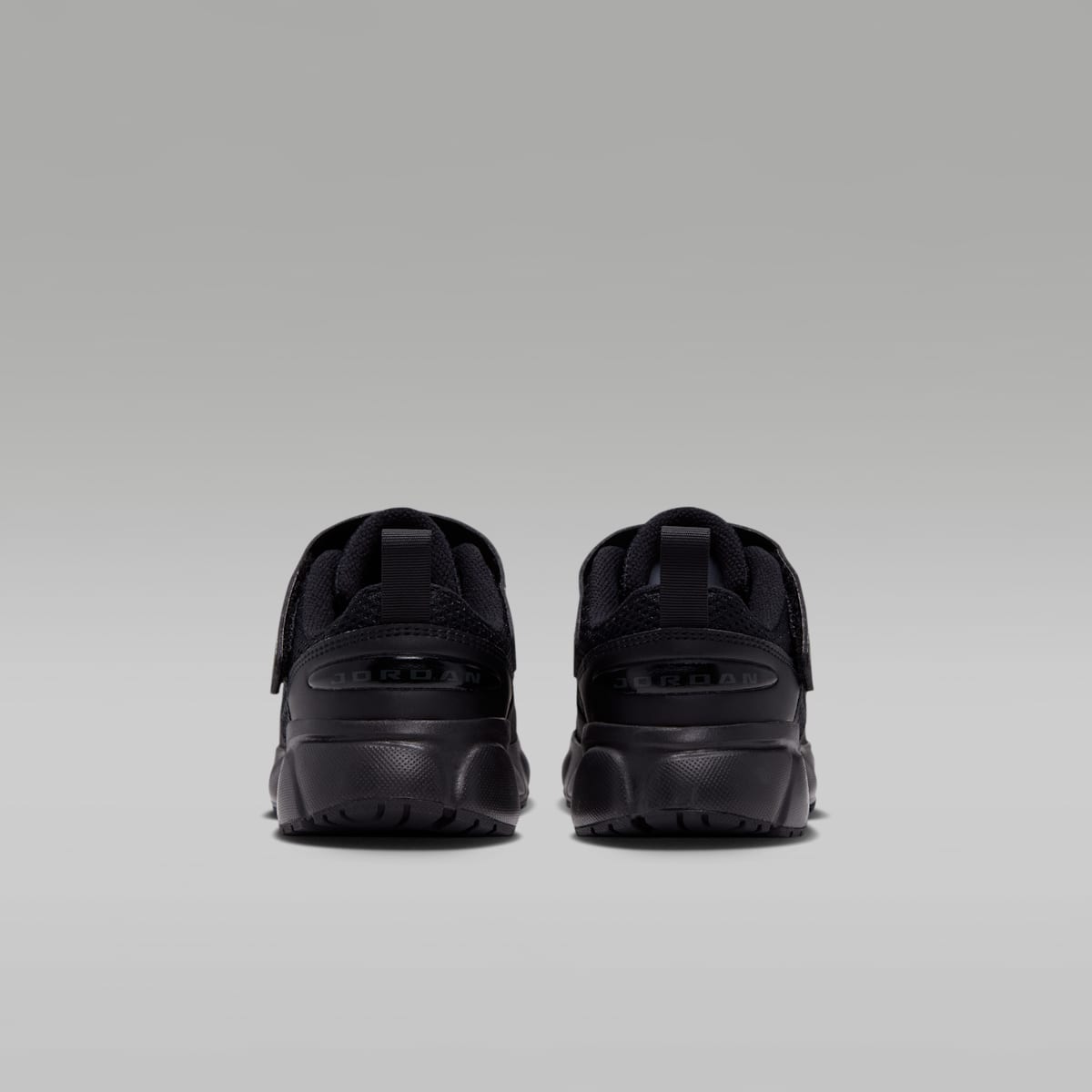 Jordan Trunner Flow Little Kids' Shoes - Black/Dark Smoke Grey