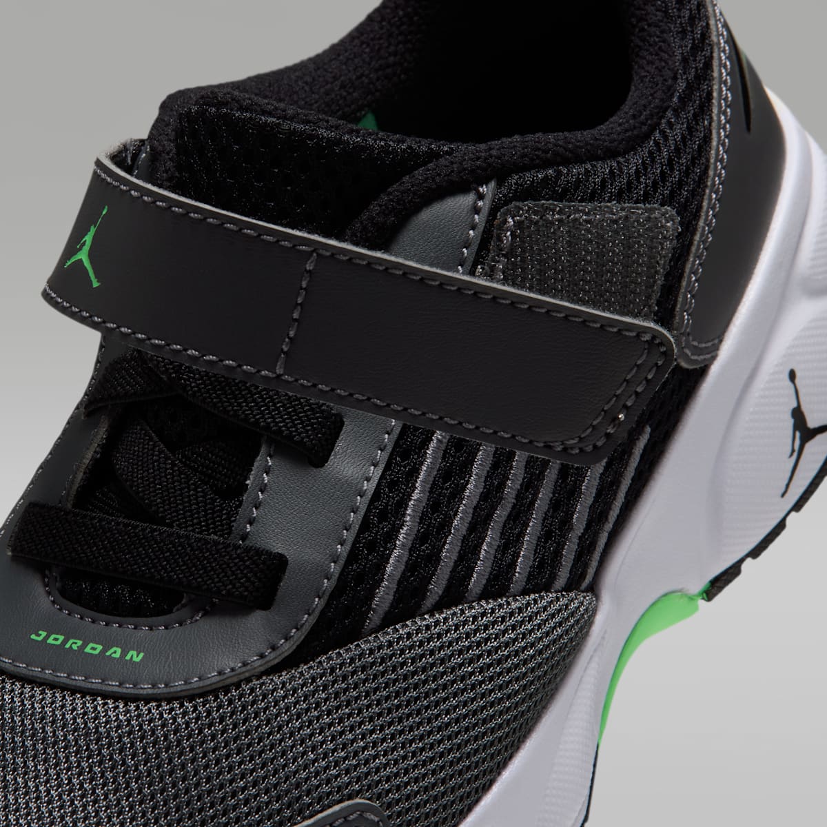 Jordan Trunner Flow Little Kids' Shoes - Dark Grey/Black/White/Scream Green - Image 7
